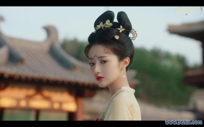 上线5天卖了100万套，这可能是比年来最上面的“女帝模拟器” 权利战役新高度
